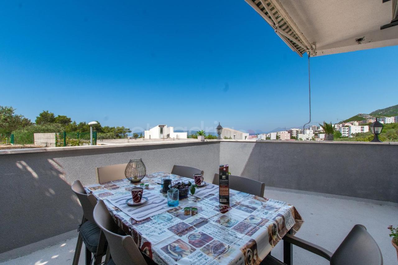 Apartment Vesna With Balcony & Free Parking Makarska Dış mekan fotoğraf