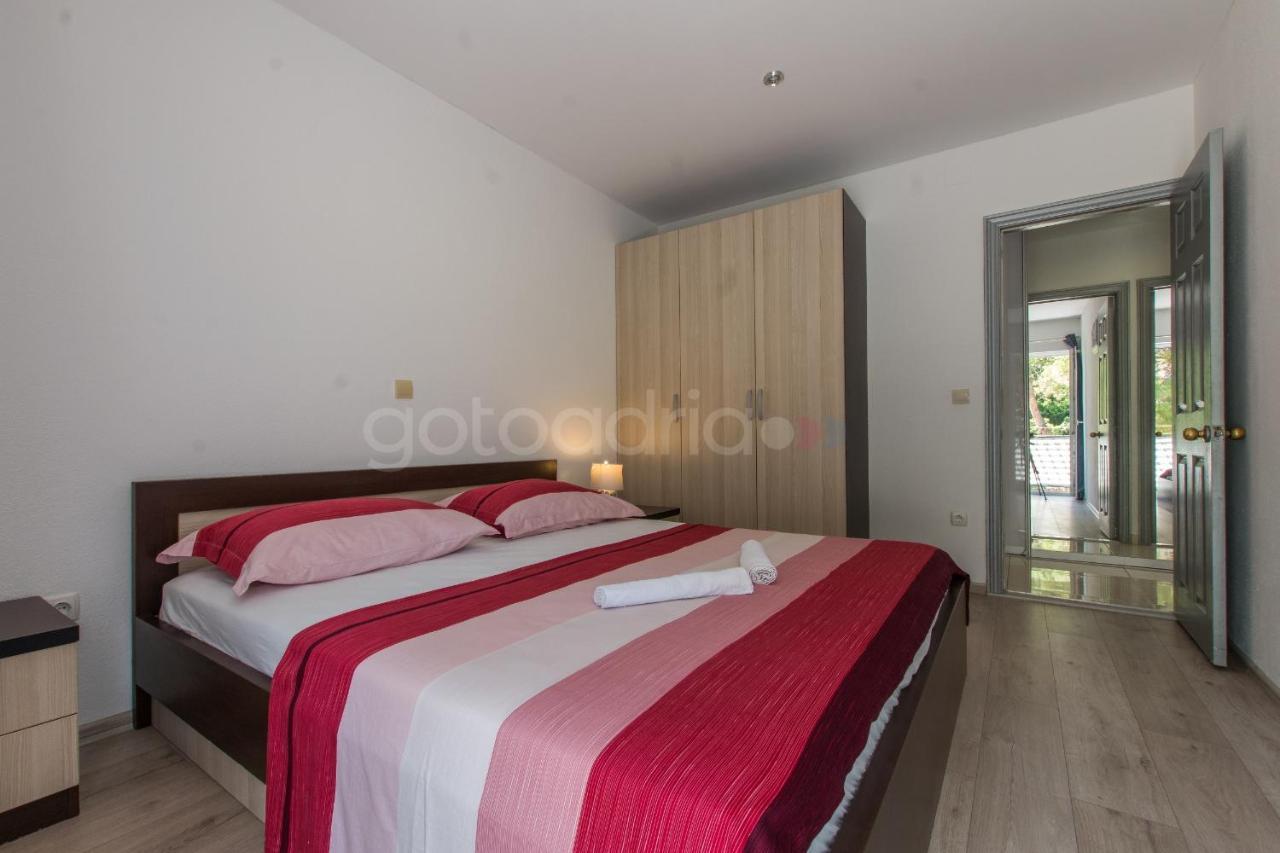 Apartment Vesna With Balcony & Free Parking Makarska Dış mekan fotoğraf